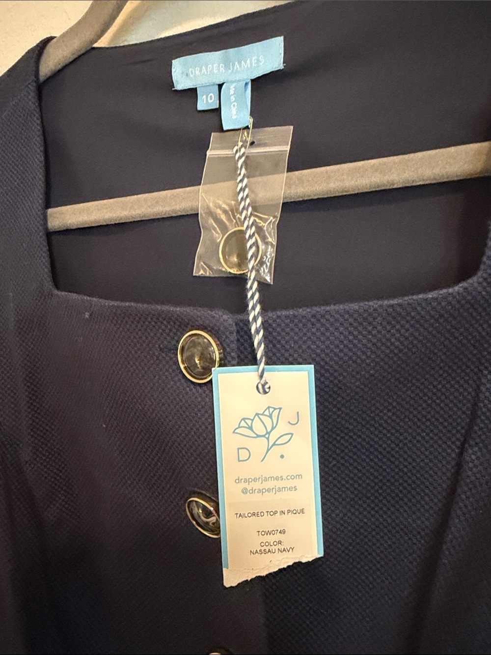 Draper James Navy Sleeveless Button-Front Shell Top - Picture 2 of 7